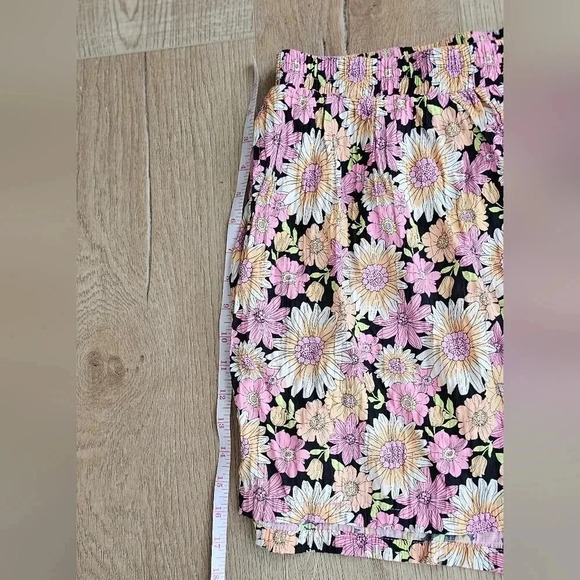 Floral elastic waist shorts - Picture 6 of 7